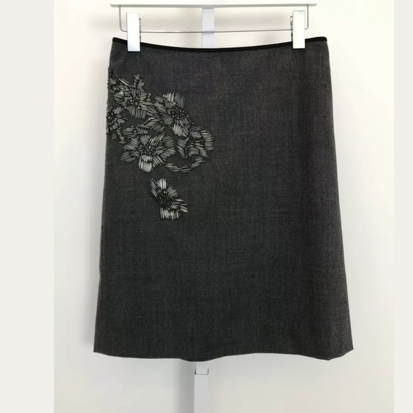DKNY GRAY BEADED EMBELLISHED SKIRT SIZE 4 NWOTS! - Picture 2 of 12